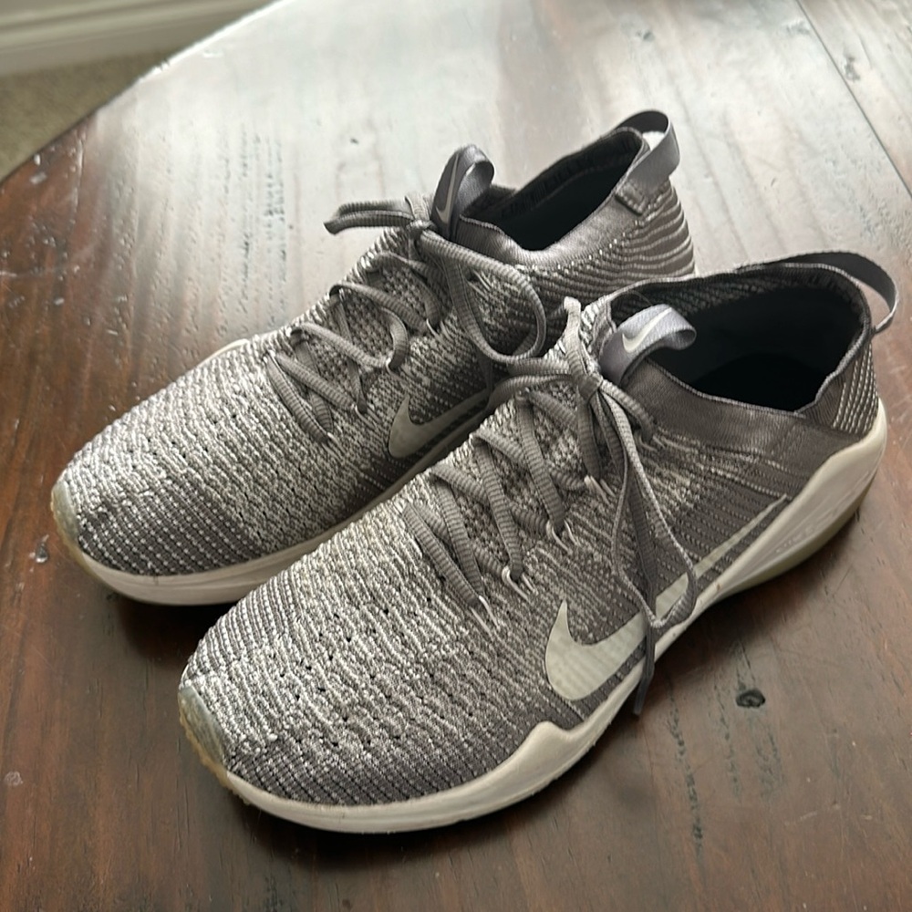 Nike Air Zoom Fearless 2 FK Women’s Grey Canvas Low Top size 9.5 - Like New
